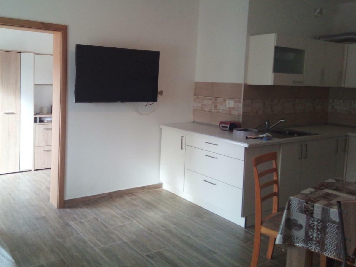 Apartmaji Matazin Crni Kal Ngoại thất bức ảnh