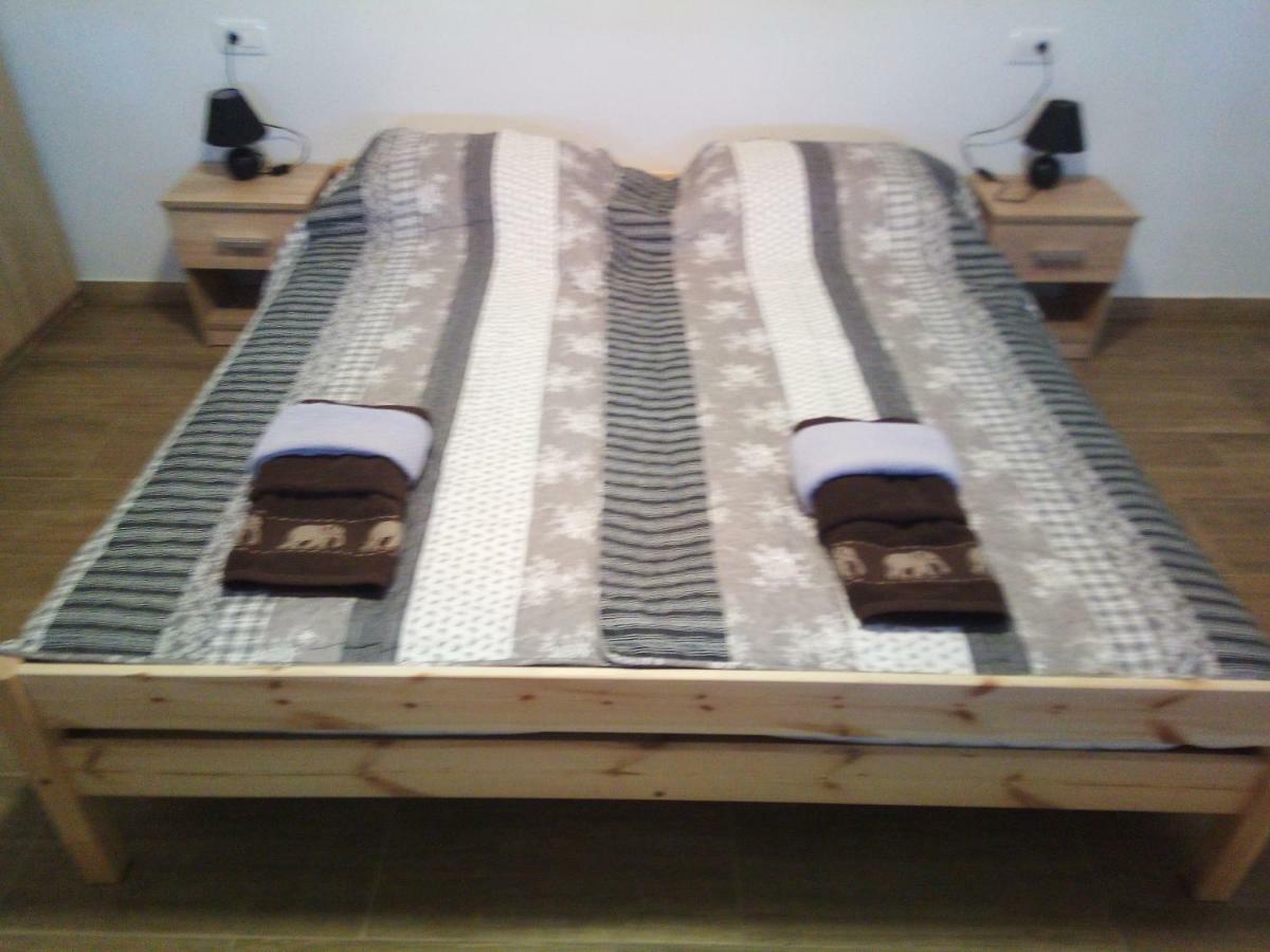 Apartmaji Matazin Crni Kal Ngoại thất bức ảnh